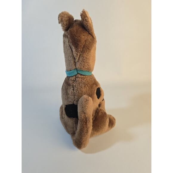 Six Flags Exclusive Scooby Doo 11” Plush Toy Sitting Stuffed Animal Felt Collar - Picture 4 of 9